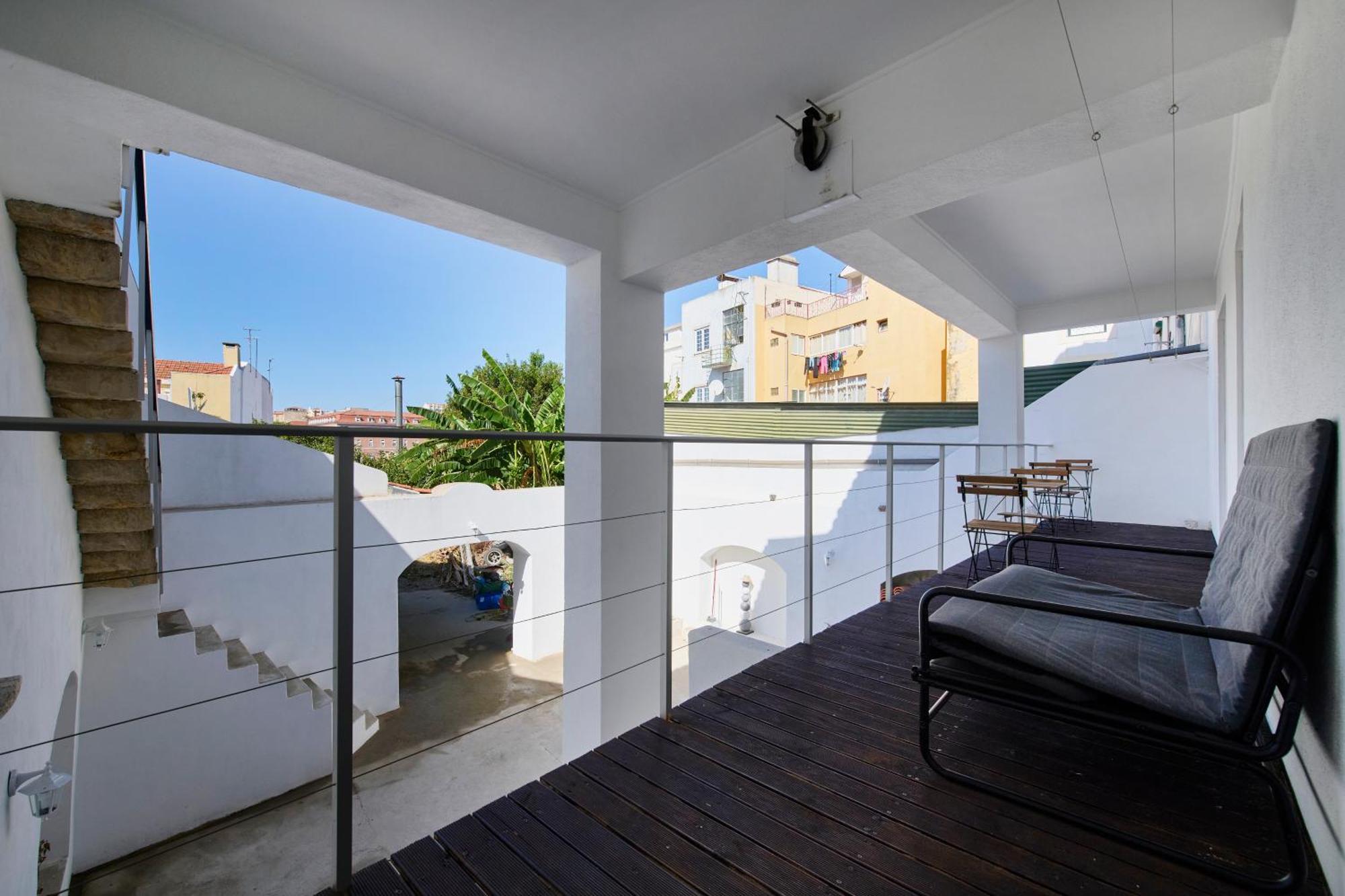 Palette 3br With Terrace And Patio
